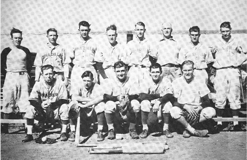 1940s Town_Baseball_Team_500