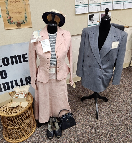 Stilwell wedding outfits 450