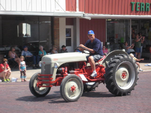Chuck Bjork_in_parade