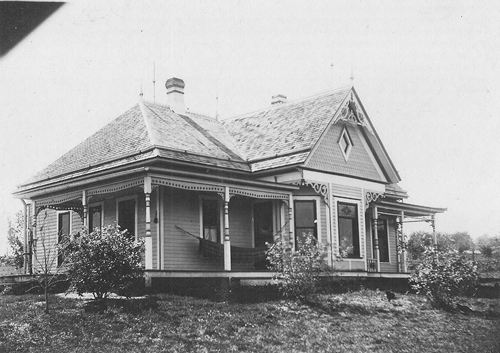 Ed _Pearl_Russell_farm_home_1_mile_west_001_500