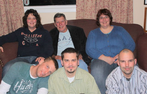 Loy_Boardman_and_Grandkids