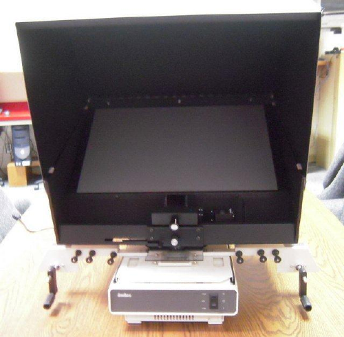 New_microfilm_reader