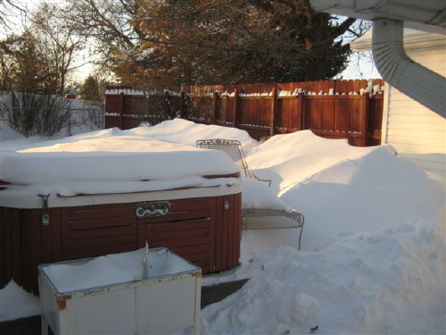 Snow_on_the_patio