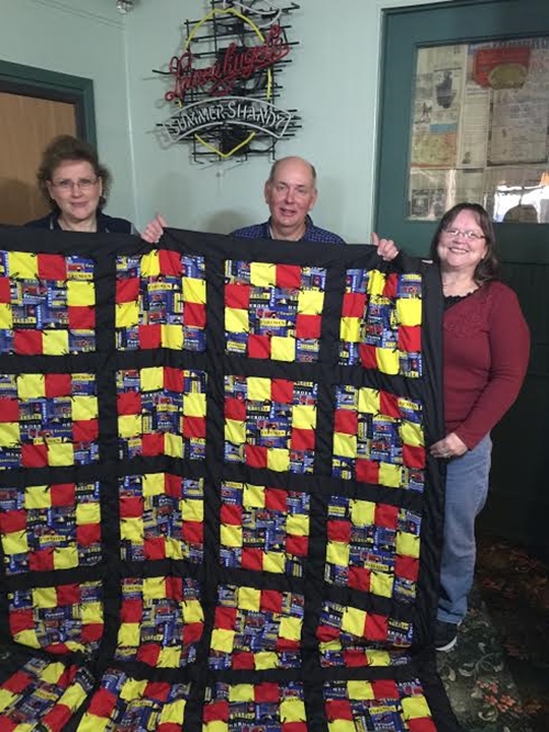 Tom Block_receives_quilt_500