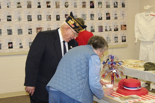Veterans Coffee_2016_005_500